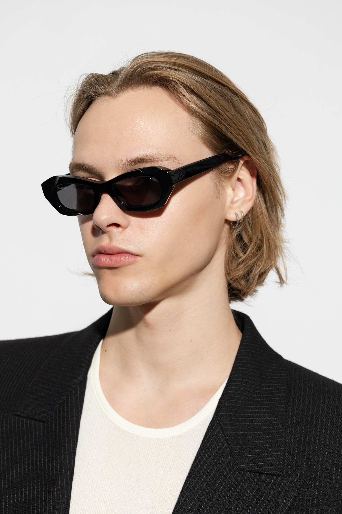 【送料&関税込】Off-White Venezia Sunglasses - Unisex Off-White Venezia OERI092 Cat Eye Sunglasses | Fashion